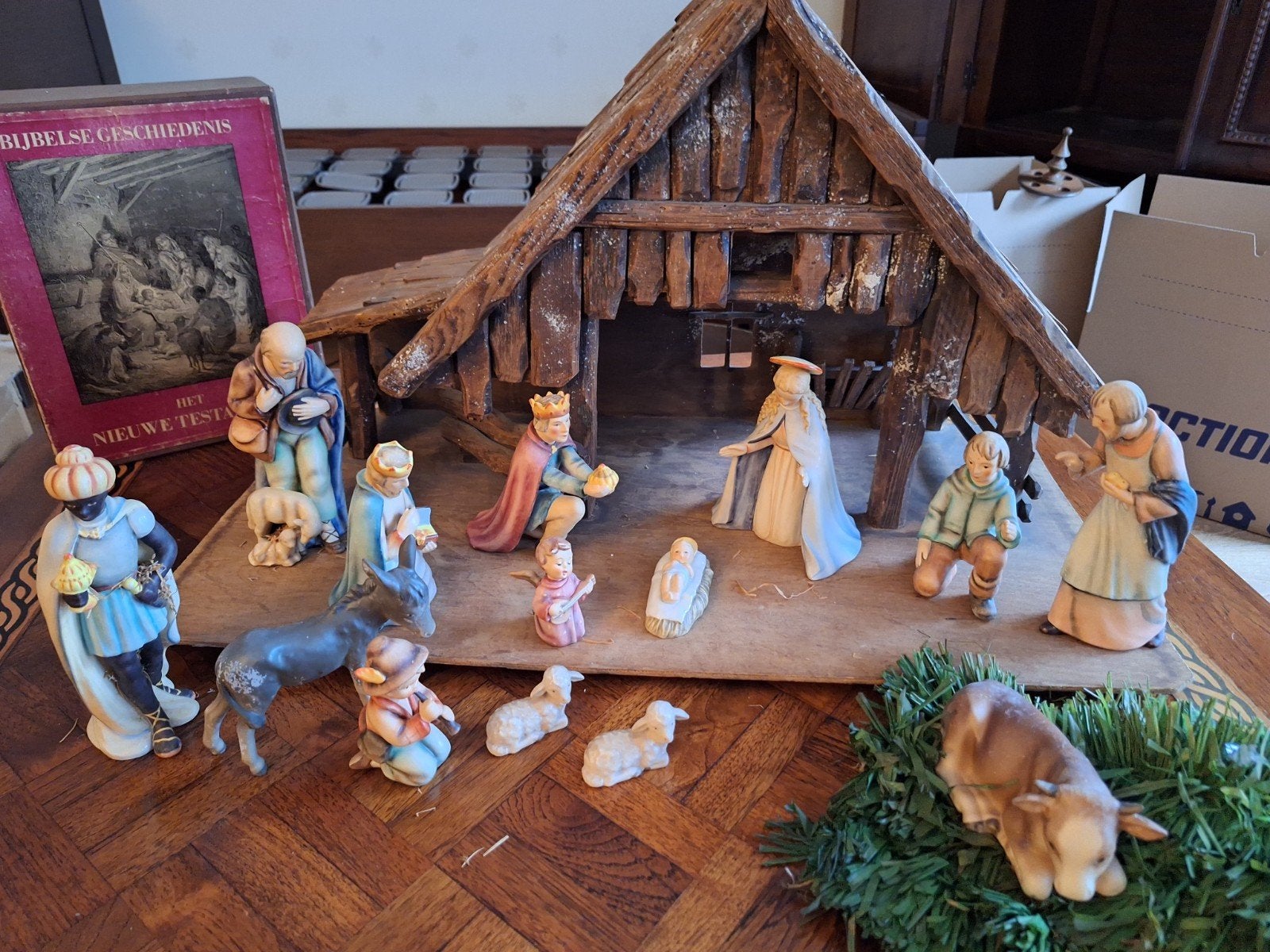 Kerststal Hummel, Ophalen