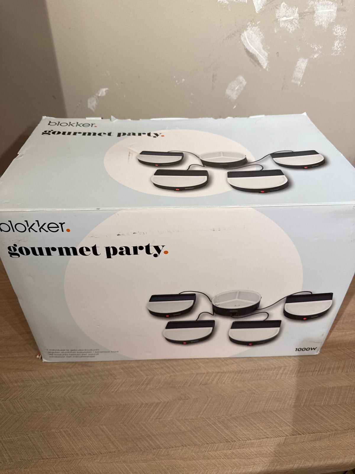 Blokker Gourmet Party set - 4 borden en verdeelplaat, Witgoed en Apparatuur, Ophalen of Verzenden, Zo goed als nieuw, 4 t/m 7 personen