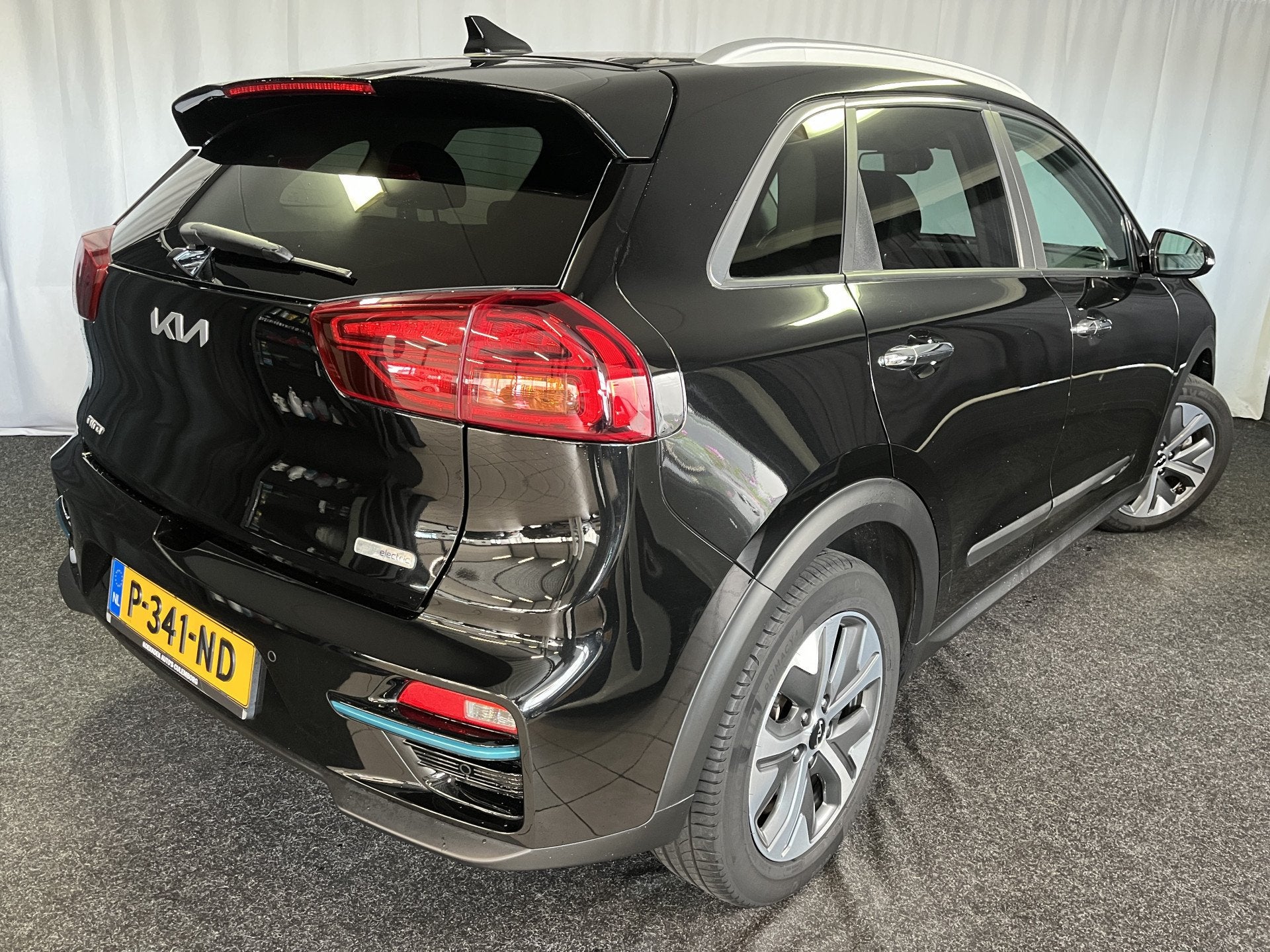 Kia e-Niro DynamicPlusLine 64 kWh 1E EIGN/ECC/3 FASE/99,4%SO, Gebruikt, 1712 kg, Met garantie (alle), Leder en Stof