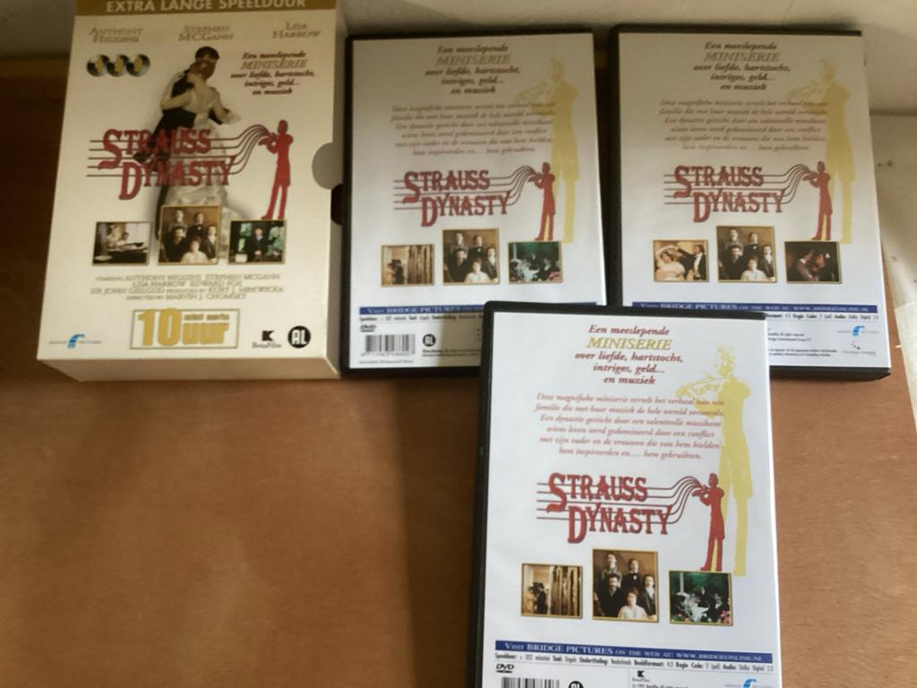 Strauss Dynasty Miniserie DVD Boxset - 10 uur kijkplezier, Gebruikt, Historisch of Kostuumdrama, Boxset, Ophalen of Verzenden