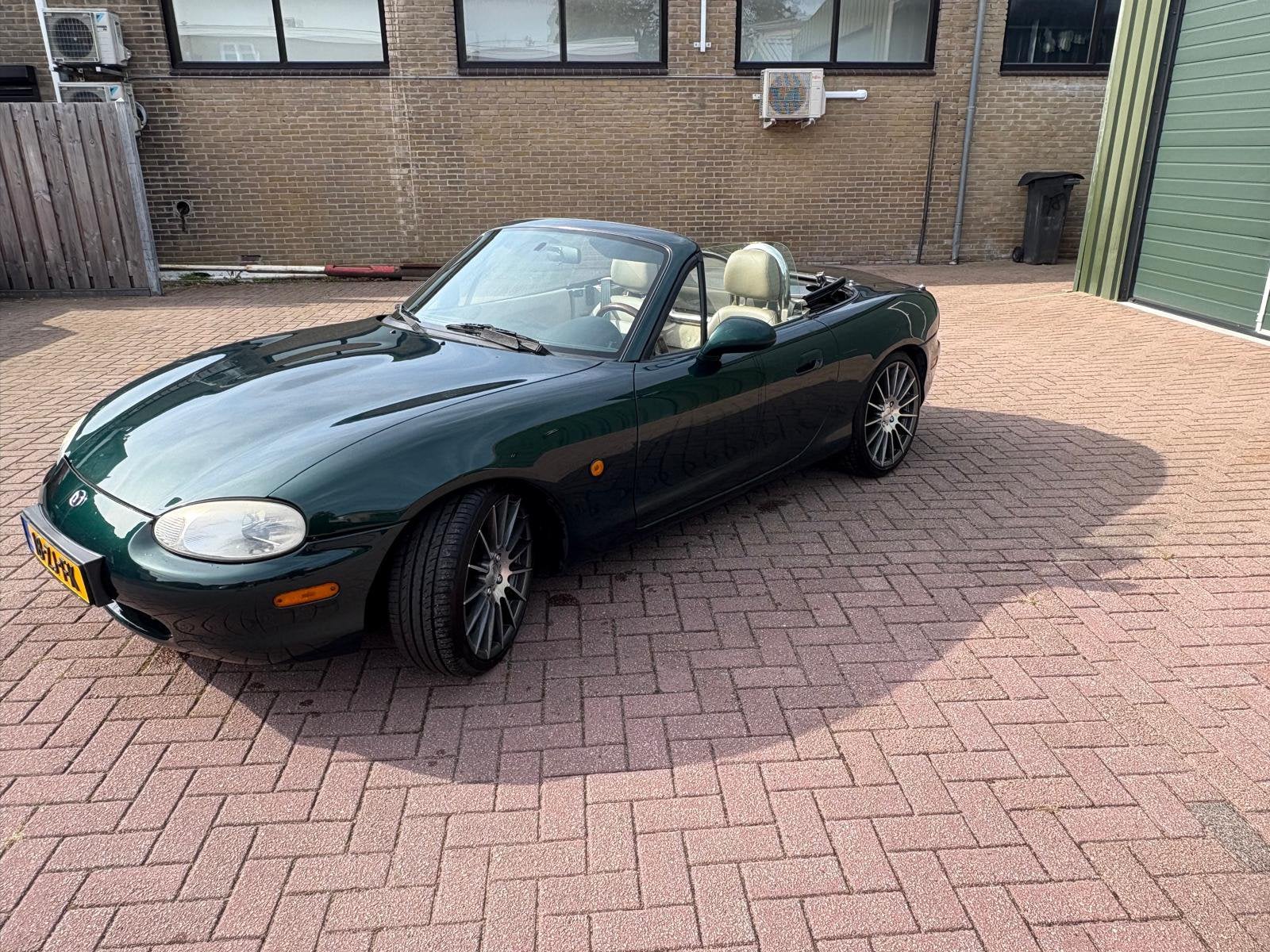 Mazda MX-5 1.6 I 2000 Groen, Auto's, Achterwielaandrijving, 40 €/maand, 4 cilinders, Cabriolet