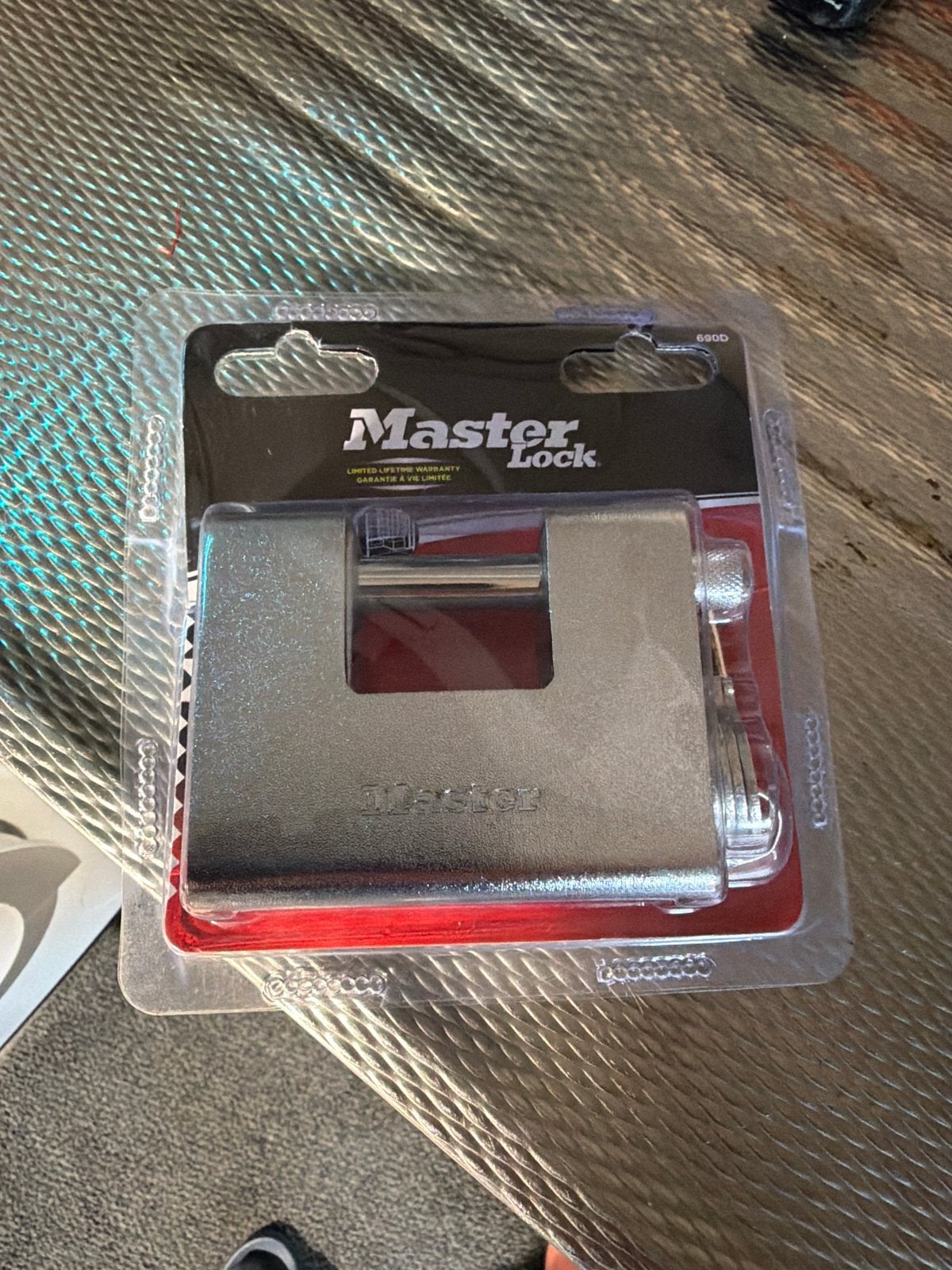 Nieuw Master Lock hangslot - 600D, Ophalen of Verzenden, Nieuw, Overige materialen, Slot