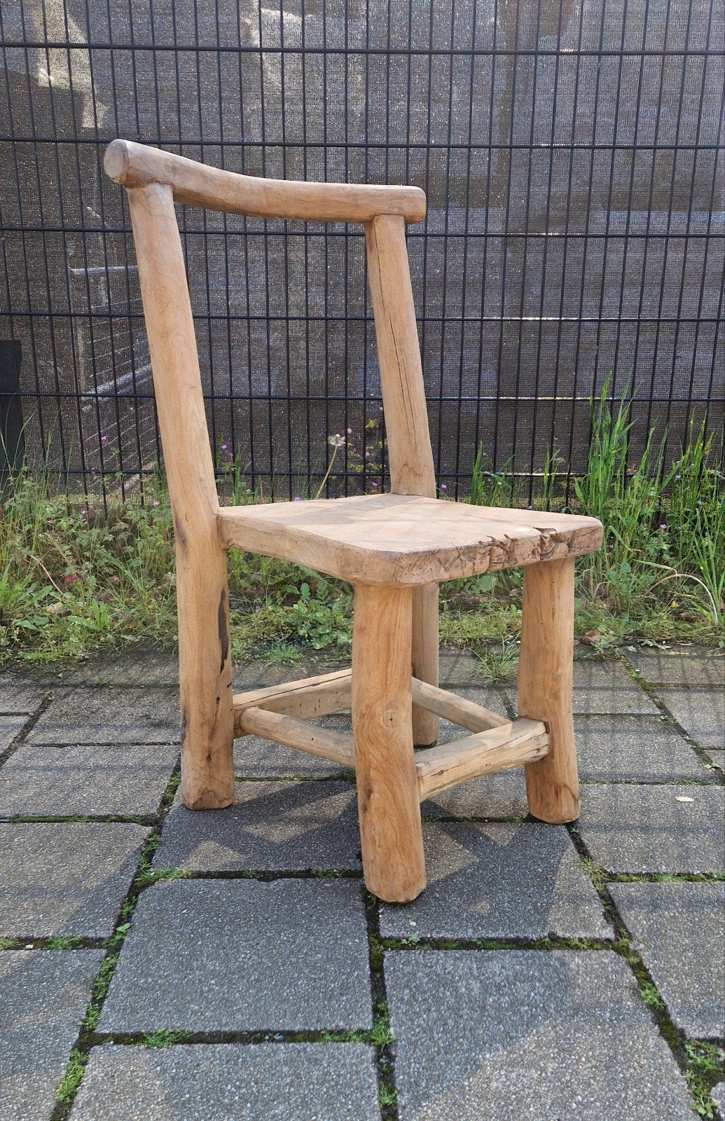 mooie zware brutalist chair, Huis en Inrichting, Stoelen, Ophalen, Gebruikt, Hout, Eén