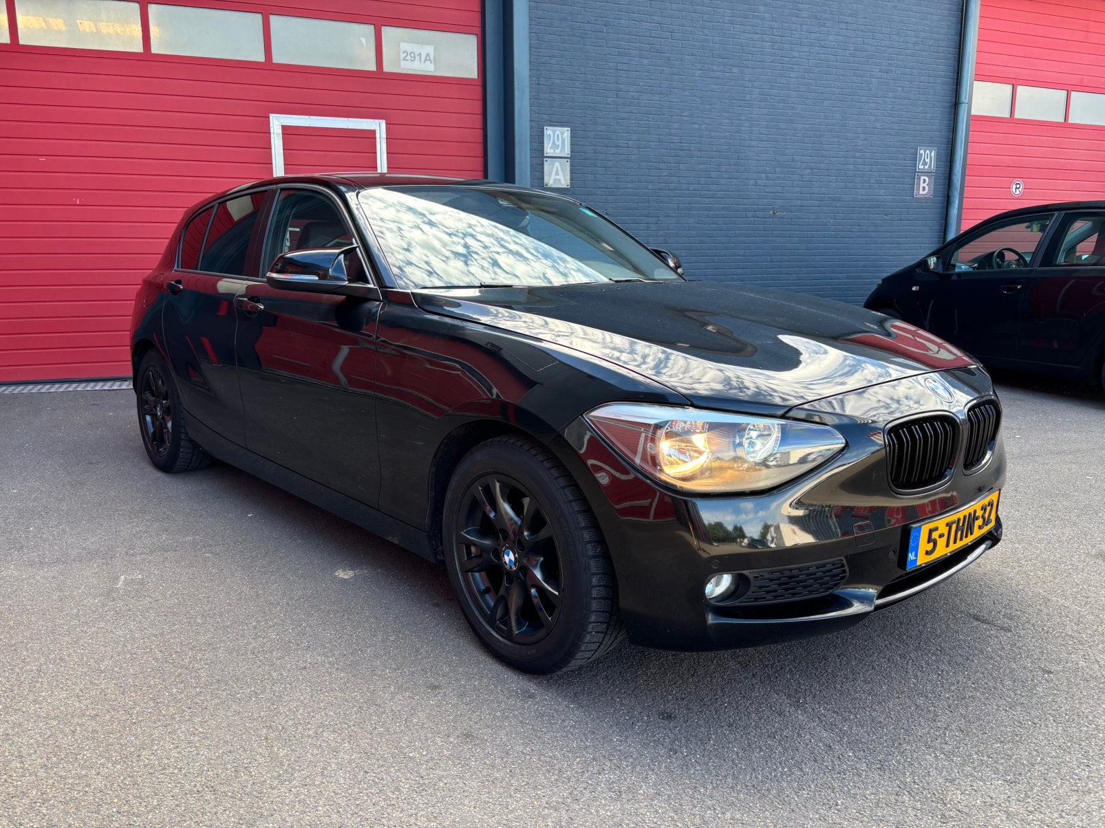 BMW 1-Serie 116I 100KW 5DR 2012 Zwart/5 Deurs/Carplay/trekhk, Auto's, 1-Serie, 4 cilinders, Zwart, Leder
