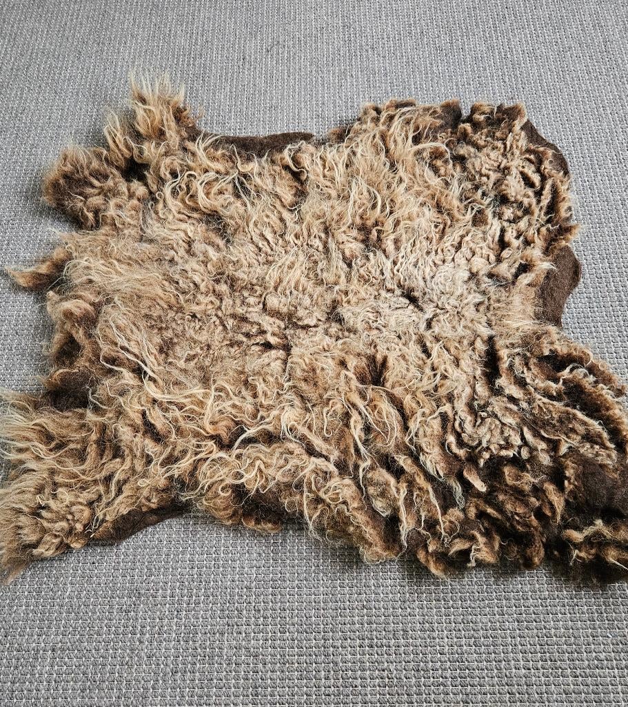 Schapenvacht op wolvilt, diervriendelijk en duurzaam, 50 tot 100 cm, Bruin, Nieuw, Landelijk