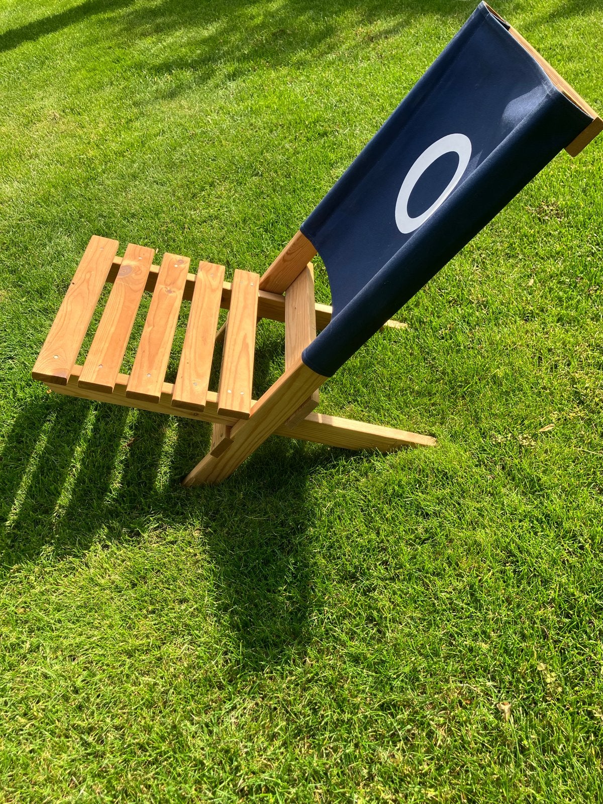 Opvouwbare houten strandstoel met O2 logo, Ophalen, Zo goed als nieuw, Hout, Inklapbaar