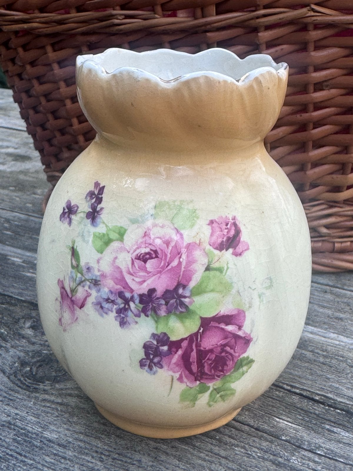 Lief vaasje met bloemdecor uit Engeland, Ophalen of Verzenden