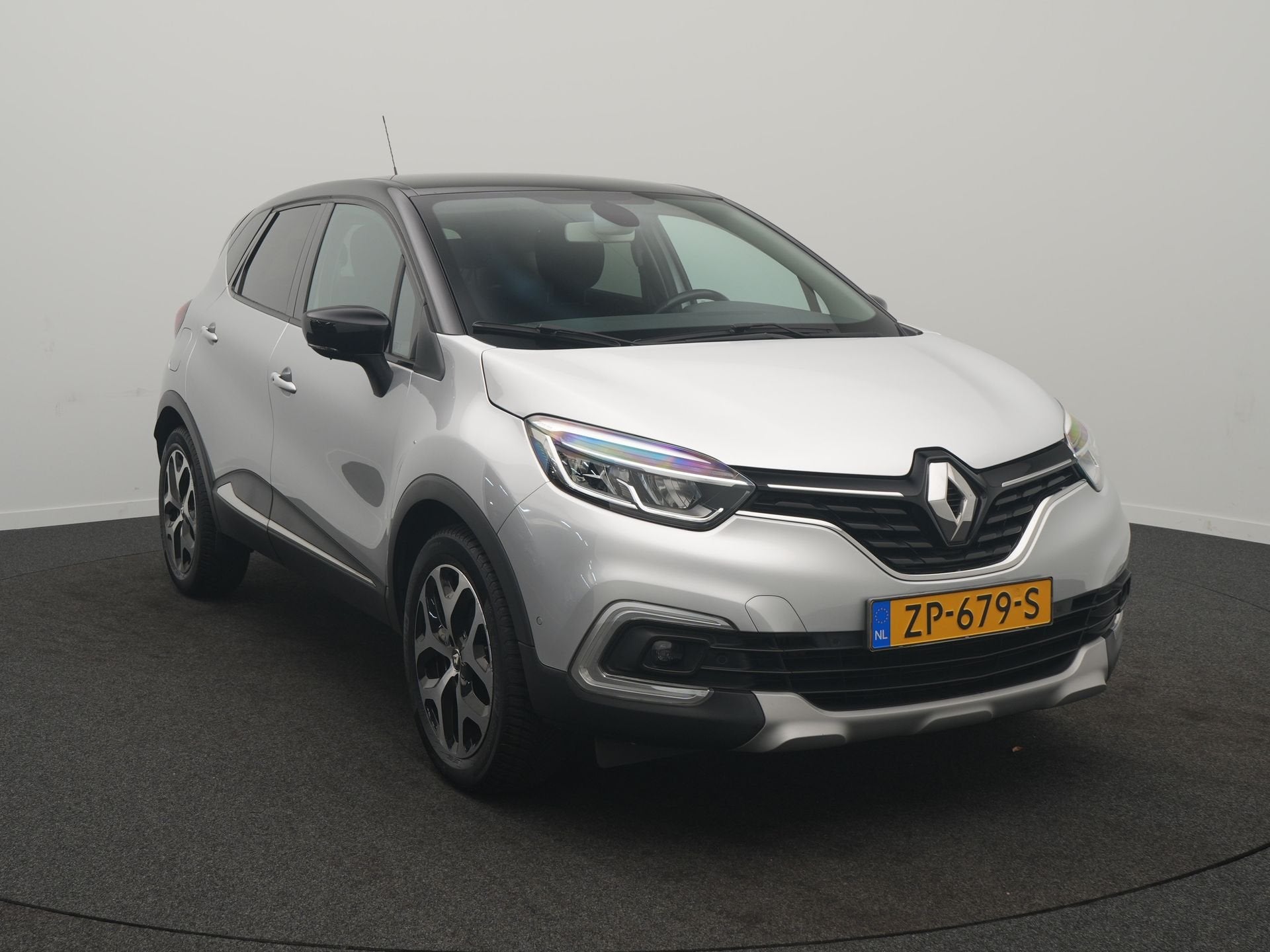 Renault Captur TCe 90 Intens - RIJKLAARPRIJS - Parkeersensor, Voorwielaandrijving, Euro 6, 620 kg, Origineel Nederlands