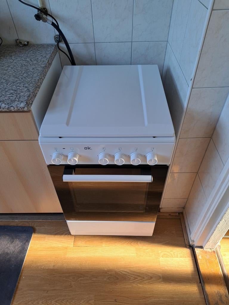 Gasfornuis met oven smal model, Witgoed en Apparatuur, Fornuizen, Ophalen, Nieuw, 4 kookzones, Gas