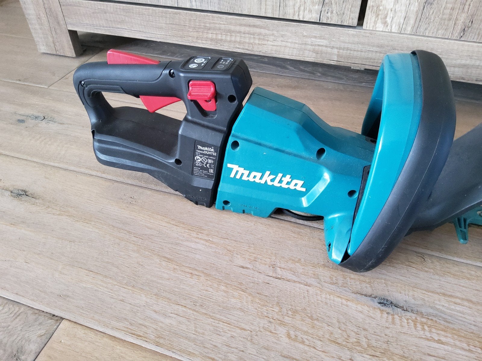 Foto 4 van Makita DUH752 professionele heggeschaar 75cm 18v