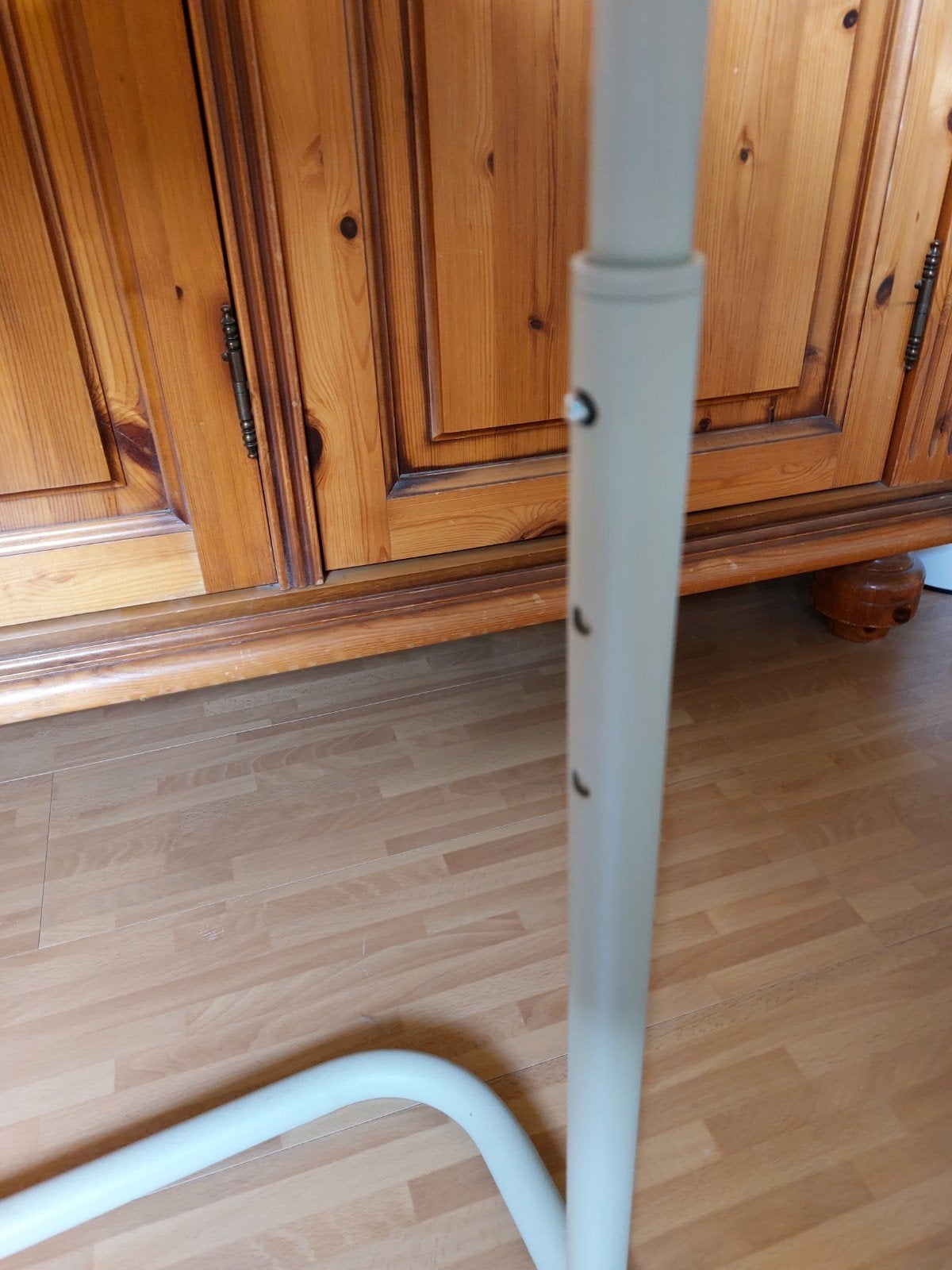 björkäsen Ikea verstelbare laptoptafel ZGAN, Ophalen, Zo goed als nieuw