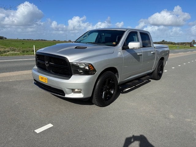 Dodge Ram 1500 sport 200 L lpg finanaciering v/a 345 p/m, Auto's, Automaat, 5654 cc, Leder, Bedrijf