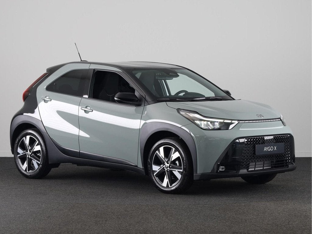 Toyota Aygo X Hybrid 115 pulse incl. €1000,- inruilpremie!, Stof, Gebruikt, Euro 6, 4 stoelen