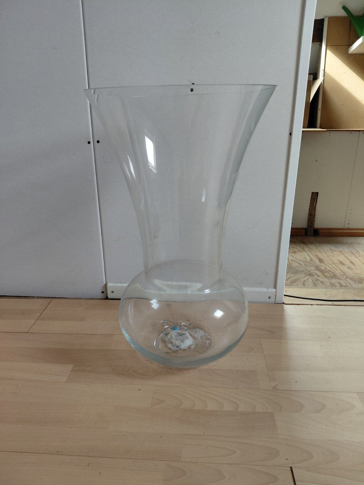 Grote glazen vaas - 66 cm hoog, 39 cm breed, Huis en Inrichting, Ophalen, Zo goed als nieuw, Overige kleuren, Glas