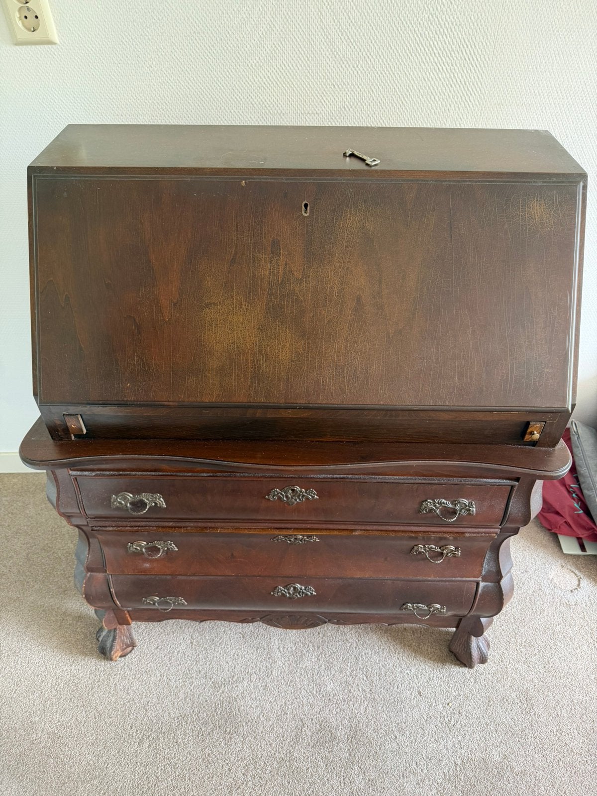 Antiek bureau met lades, Ophalen