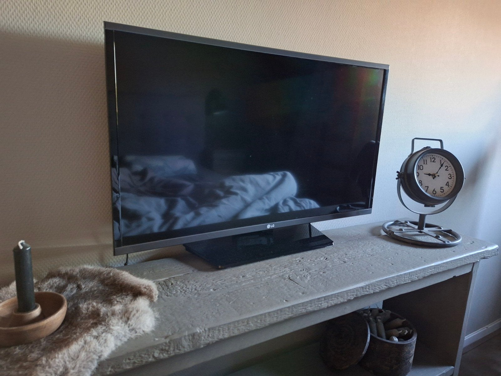 LG LED TV met afstandsbediening - Zo goed als nieuw