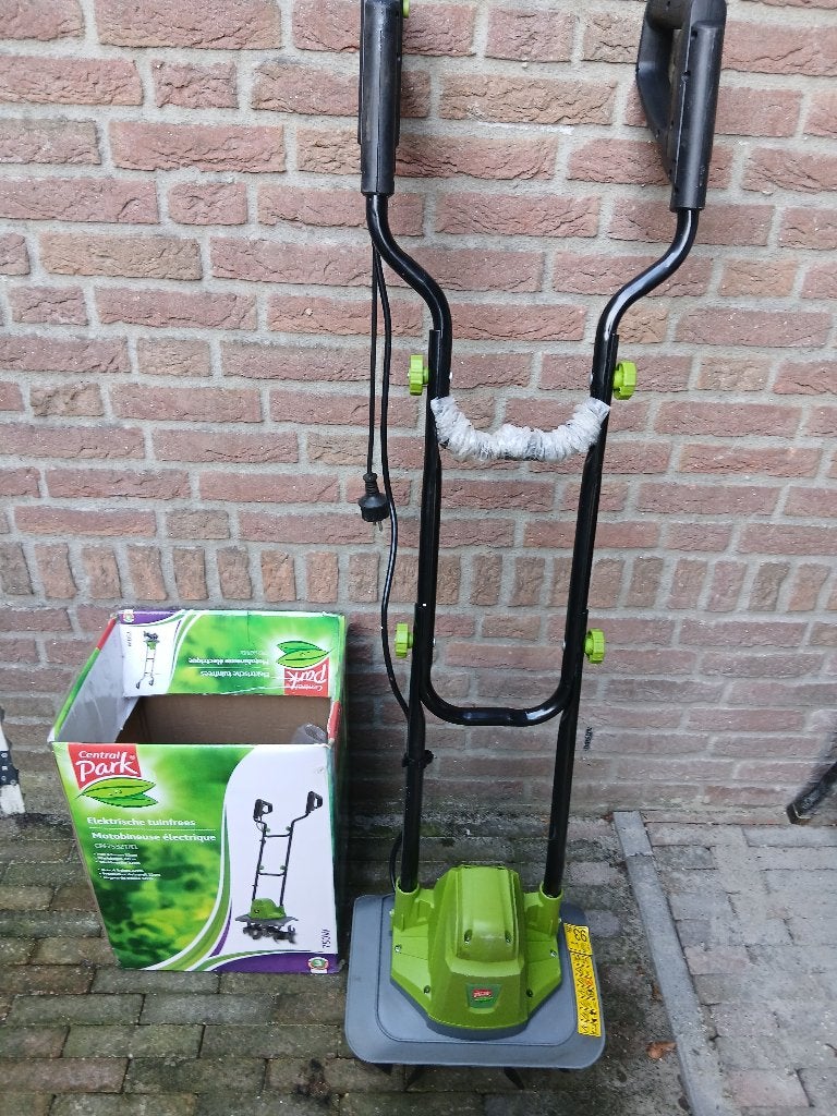 Tuinfrees elektrisch, Ophalen, Zo goed als nieuw, Elektrisch, Tuinfrees