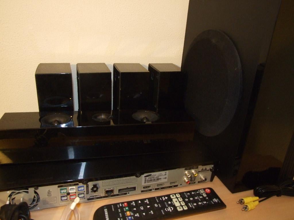 SAMSUNG HT-E5500-XN 5.1 HOME CINEMA SET (prijs verlaagd), Gebruikt, Blu-ray-speler, 70 watt of meer, 5.1-systeem