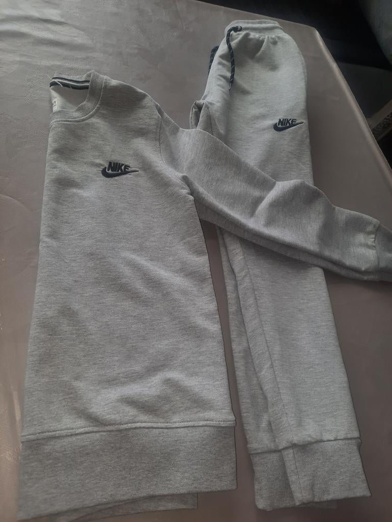Nike trainingspak grijs - Zo goed als nieuw, Ophalen of Verzenden, Zo goed als nieuw