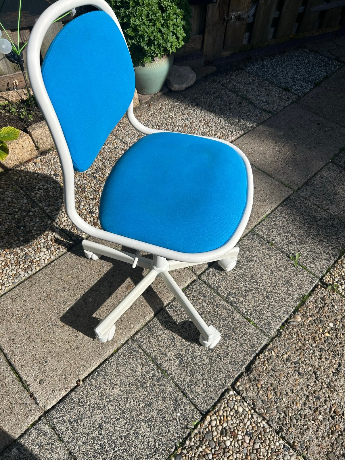 Bureaustoel blauw/wit - Gebruikt met lichte vlekjes, Ophalen, Gebruikt, Blauw, Bureaustoel
