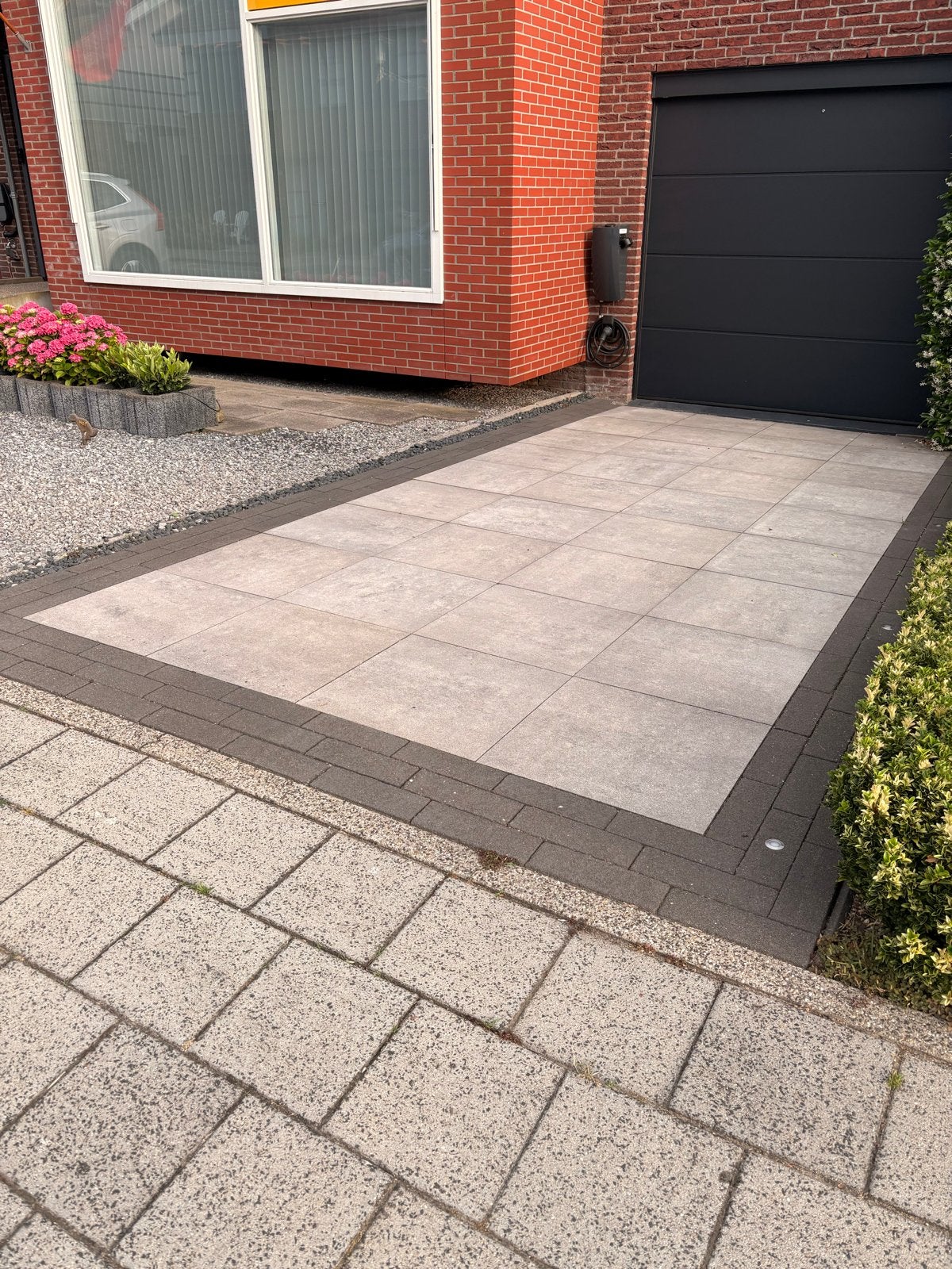 Bestrating: Tegels 60x60x6 cm en Betonklinkers 10x30x6 cm, Tuin en Terras, Tegels en Klinkers, Ophalen, Gebruikt, 10 m² of meer