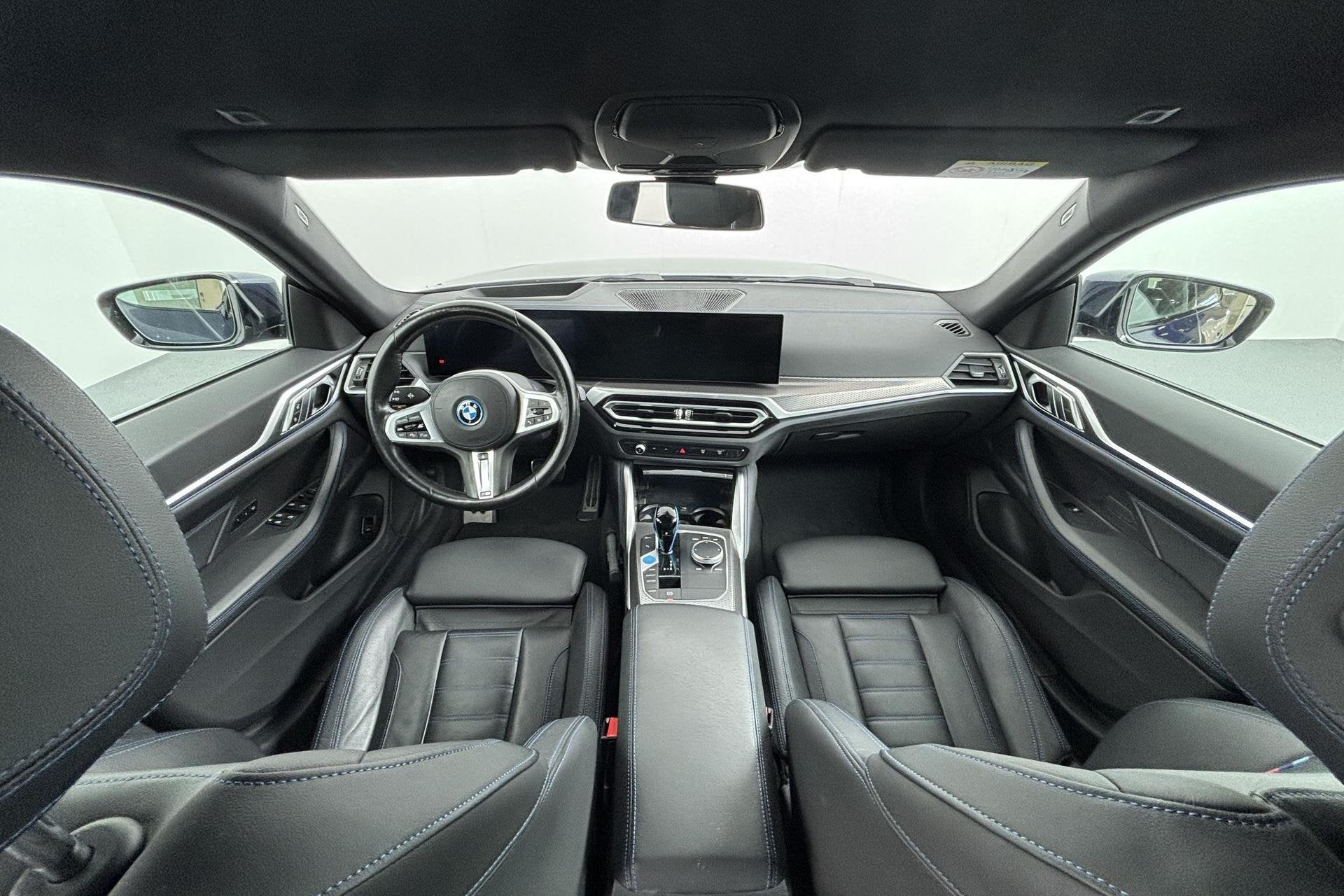 BMW i4 eDrive40 84 kWh Volledig elektrisch genieten met M Sp, Auto's, Achterwielaandrijving, Blauw, 340 pk, Origineel Nederlands