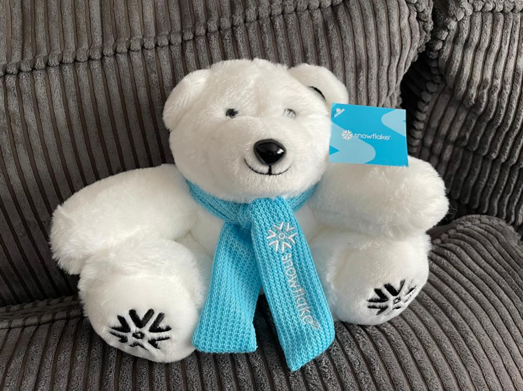 Poolbeer ijsbeer knuffel met blauwe sjaal My first snowflake, Ophalen of Verzenden, Zo goed als nieuw, Overige typen