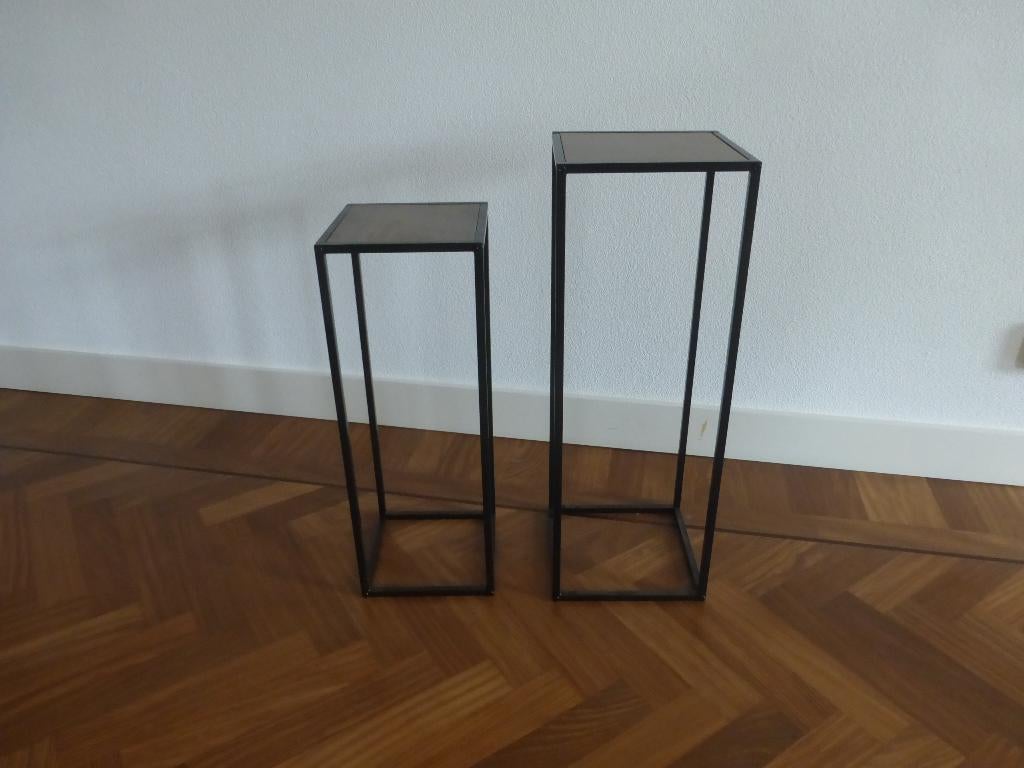 bijzettafeltjes, Huis en Inrichting, Tafels | Bijzettafels, Minder dan 55 cm, Metaal of Aluminium, Vierkant, Zo goed als nieuw