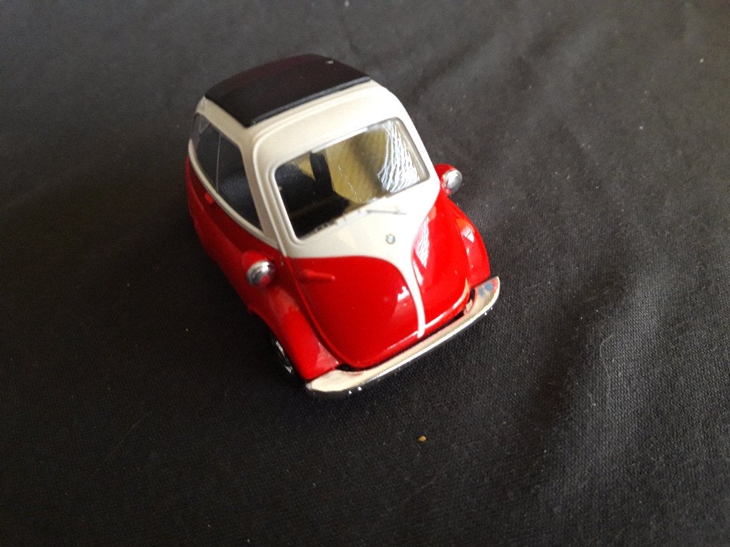BMW Isetta 250 rood-wit – Welly 1:32, Ophalen of Verzenden, Zo goed als nieuw, Auto, Overige merken