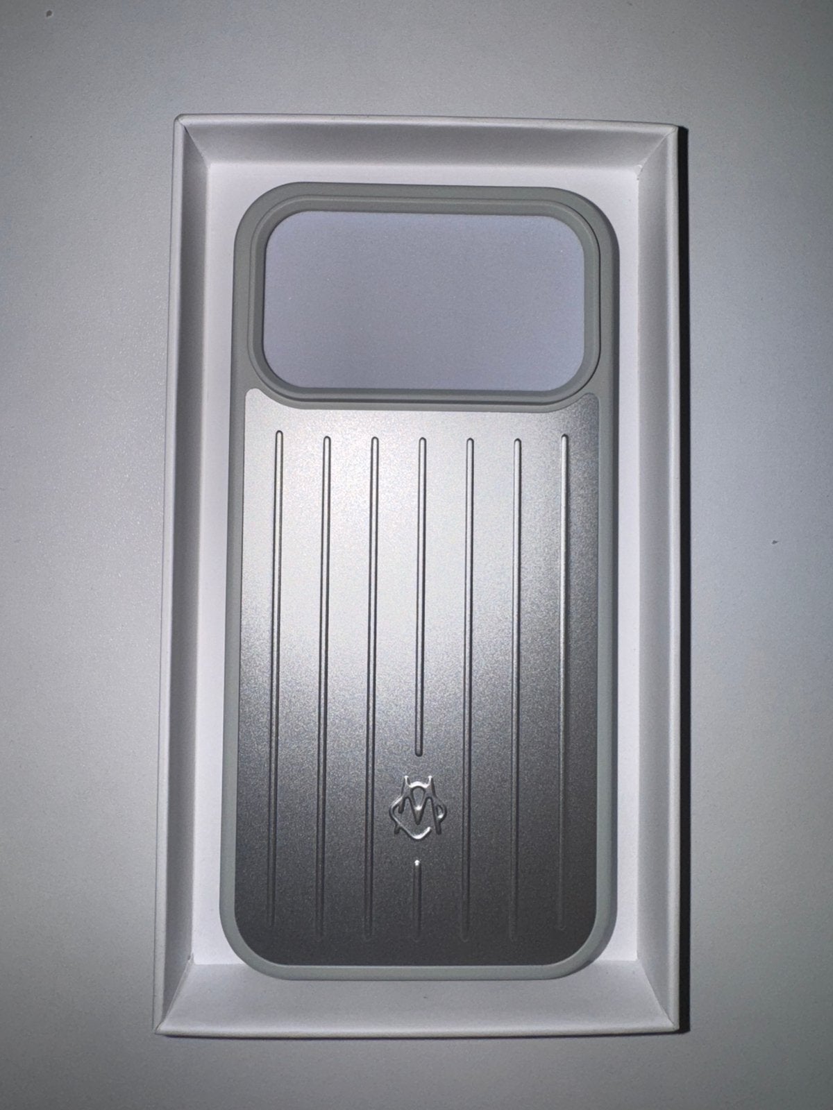Rimowa Hoesje voor iPhone 17/18 Pro Max - Zilver