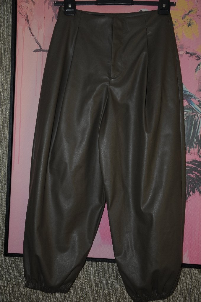 NIEUW!! Bruine leren pofbroek van ZARA, maat 38!!, Kleding | Dames, Maat 38/40 (M), Bruin, Zara, Nieuw