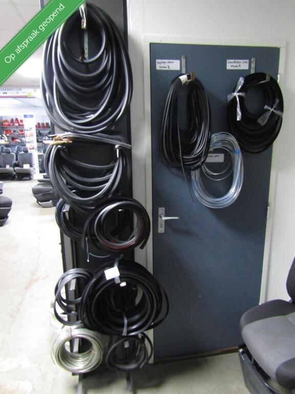 raam , geleide, koffer deur rubber pees manta kadett ascona, Auto-onderdelen, Gebruikt, Opel, Ophalen of Verzenden, Opel
