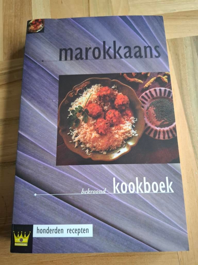 H. Moumen - Marokkaans kookboek, Ophalen of Verzenden, Zo goed als nieuw, H. Moumen