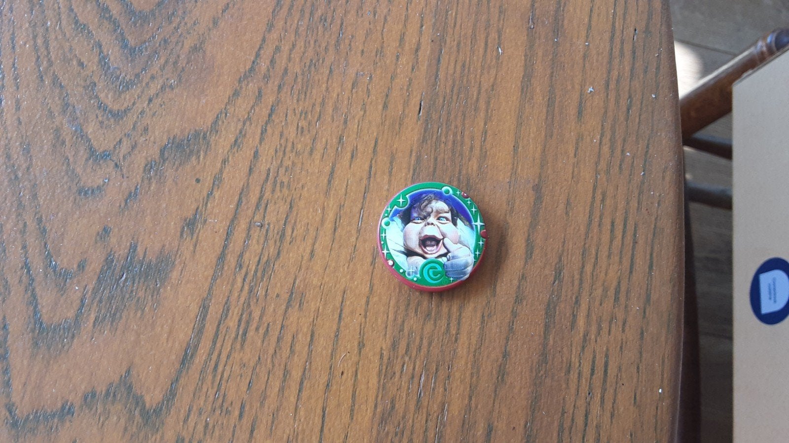 Button van de Efteling - Baby Flesje, Ophalen of Verzenden, Gebruikt, Button of Speldje