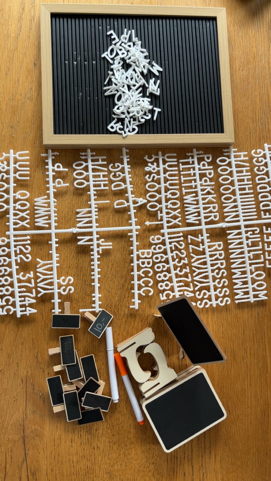 Letterbord met letters en prijskaartjes (compleet), Hoogersmilde Beilervaart 1, Print & Vorm, Ophalen of Verzenden, Info@sensoplay.nl