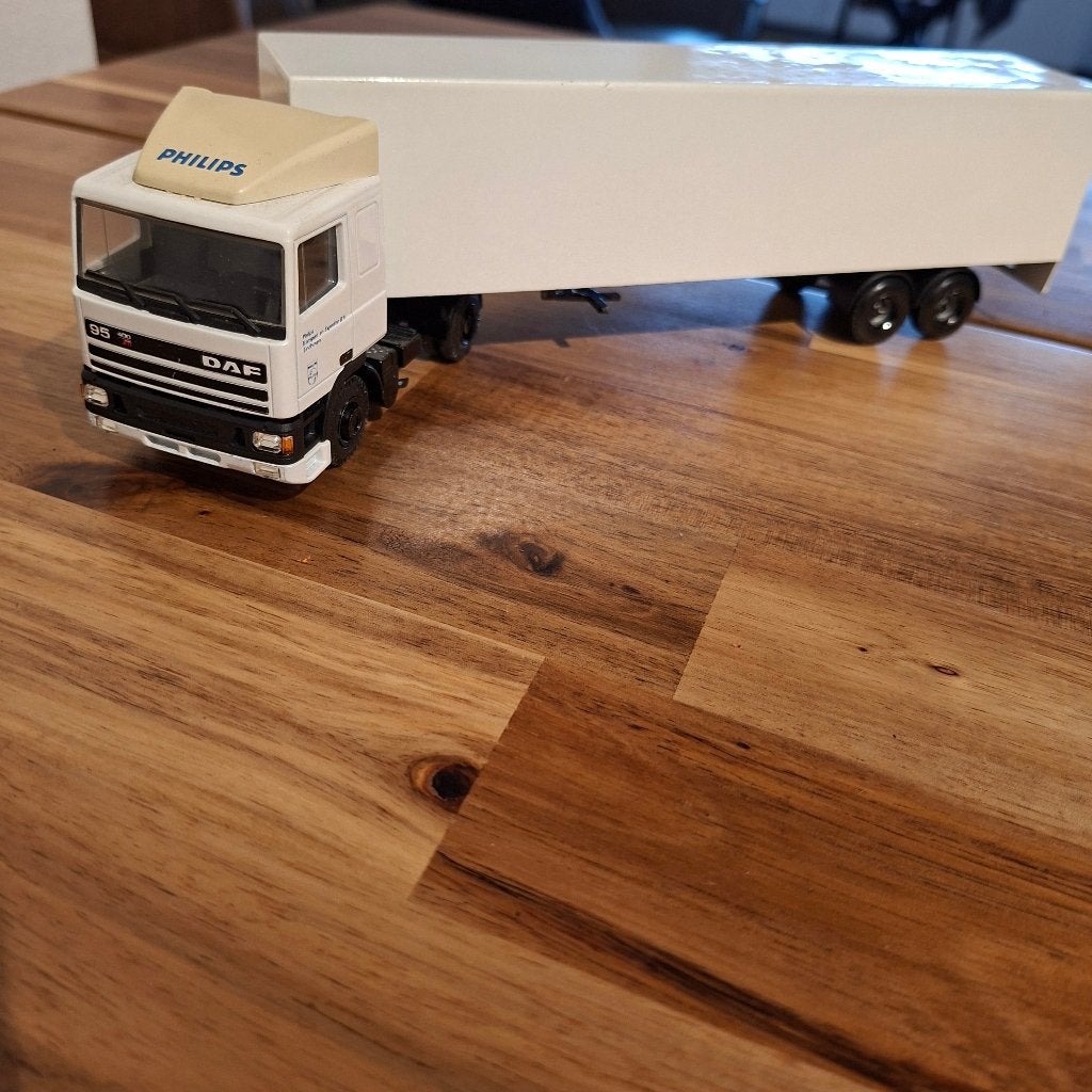 PHILIPS EINDHOVEN 95 DAF & DIV.TNT,LIGA ,DAF & SPACE CABS ., Verzenden, Zo goed als nieuw, Bus of Vrachtwagen, Lion Toys