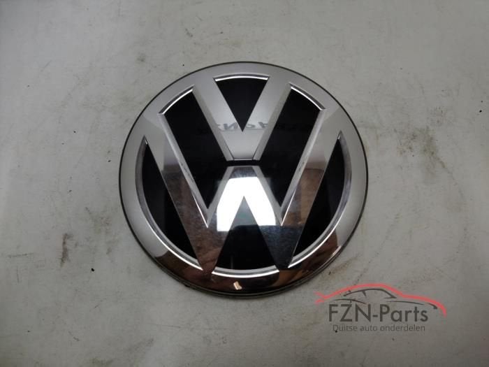 VW Passat B8 Logo Grille Embleem ACC, Ophalen of Verzenden, Gebruikt