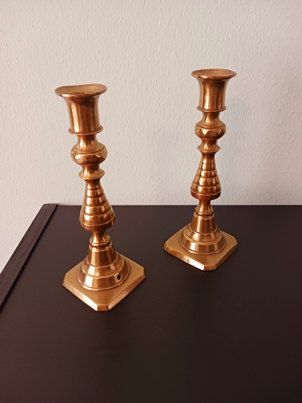 Kleine SET - Engelse Kandelaars - Bijenkorf & Diamant, Verzenden, Overige materialen