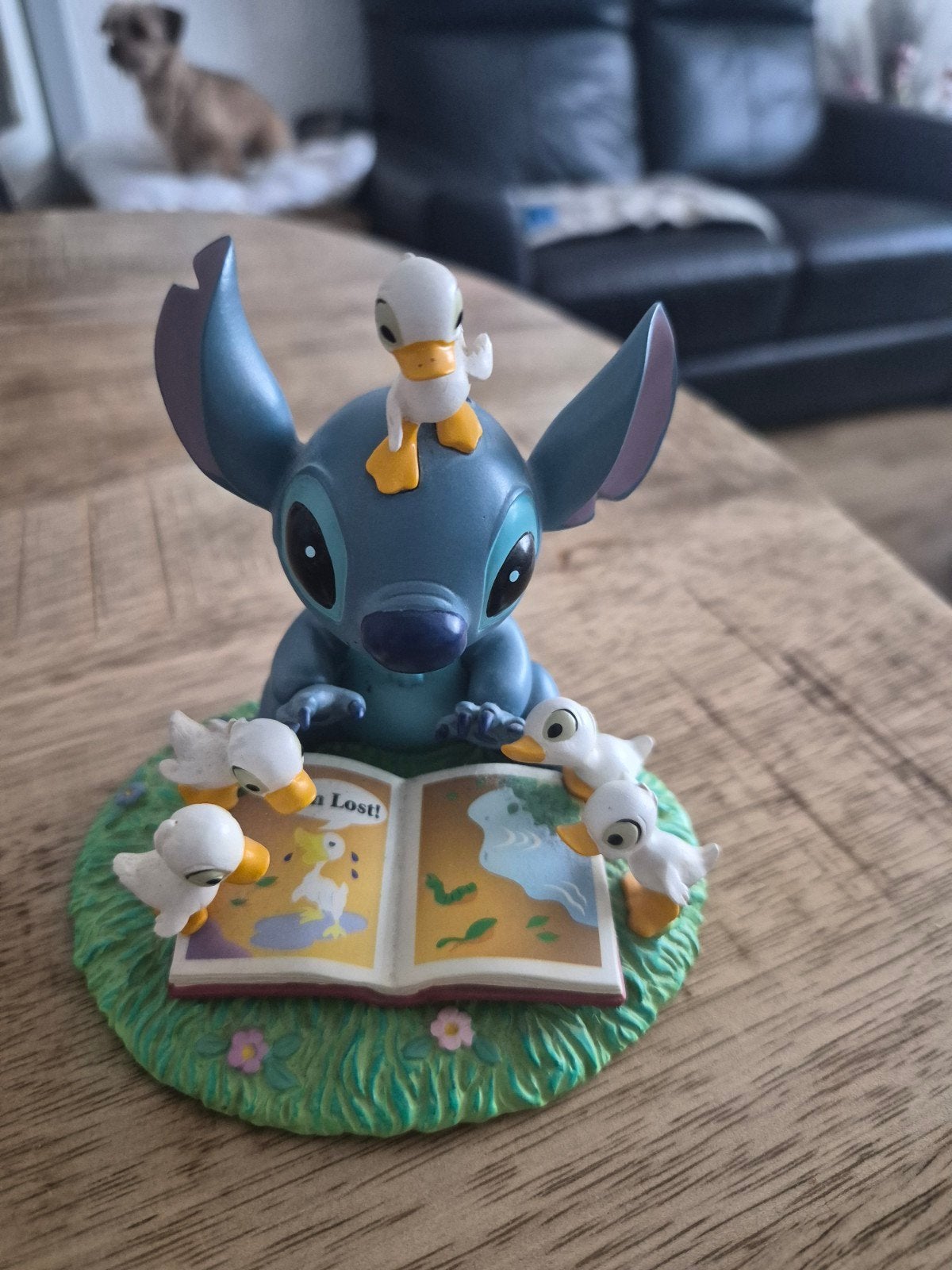 Zeldzaam Disneyland Paris Beeldje - Stitch met Eendjes (Ugly, Verzamelen, Ophalen of Verzenden, Overige figuren, Zo goed als nieuw