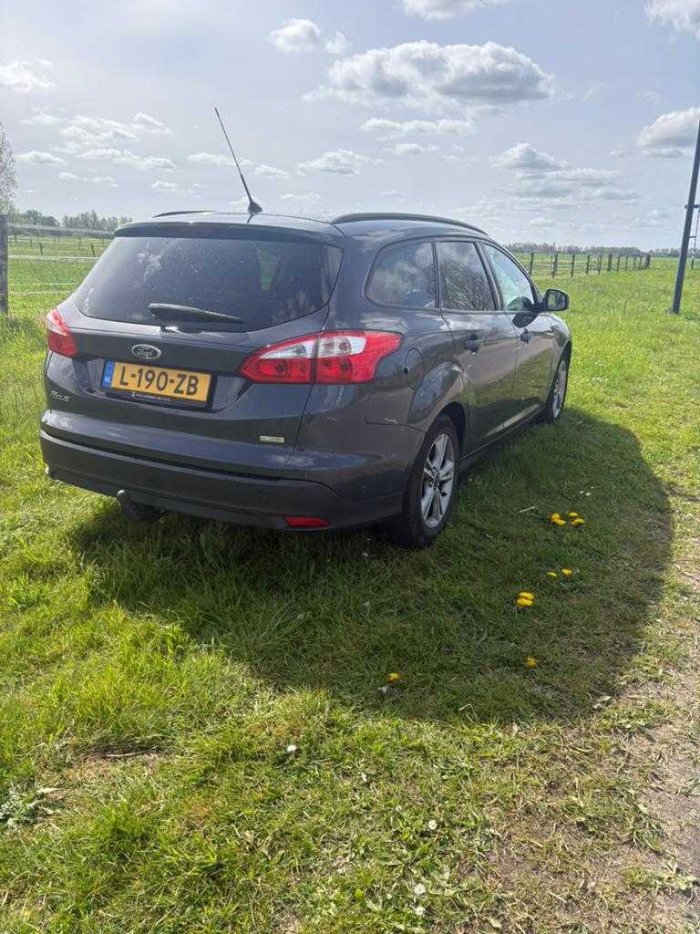 Ford Focus 1.0 Ecoboost 92KW Wagon 2013 Grijs, Start-stop-systeem, Zwart, Handgeschakeld, 1216 kg