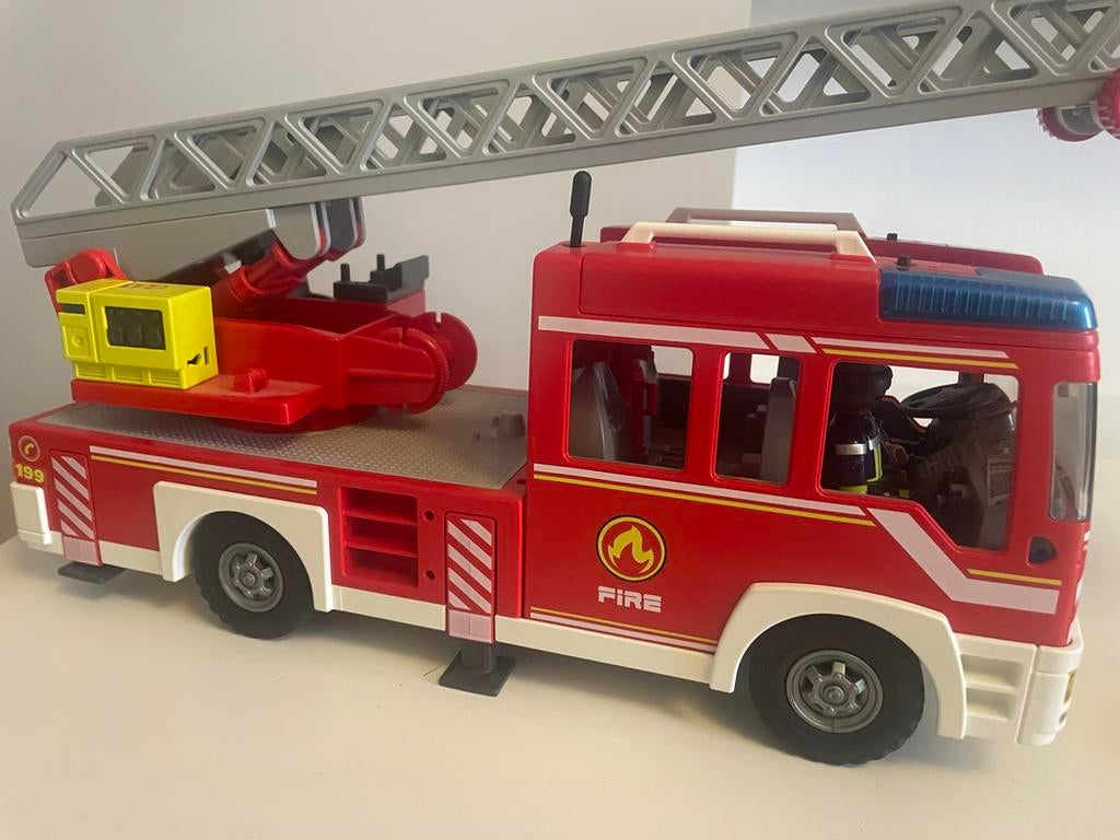 Playmobil Brandweerauto met uitschuifbare ladder, Ophalen, Zo goed als nieuw, Complete set