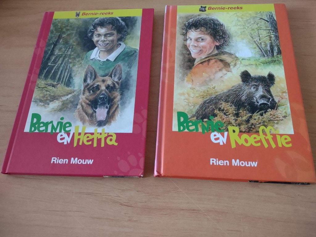 Bernie reeks (2 delen)- Rien Mouw, Ophalen of Verzenden, Zo goed als nieuw, Fictie algemeen