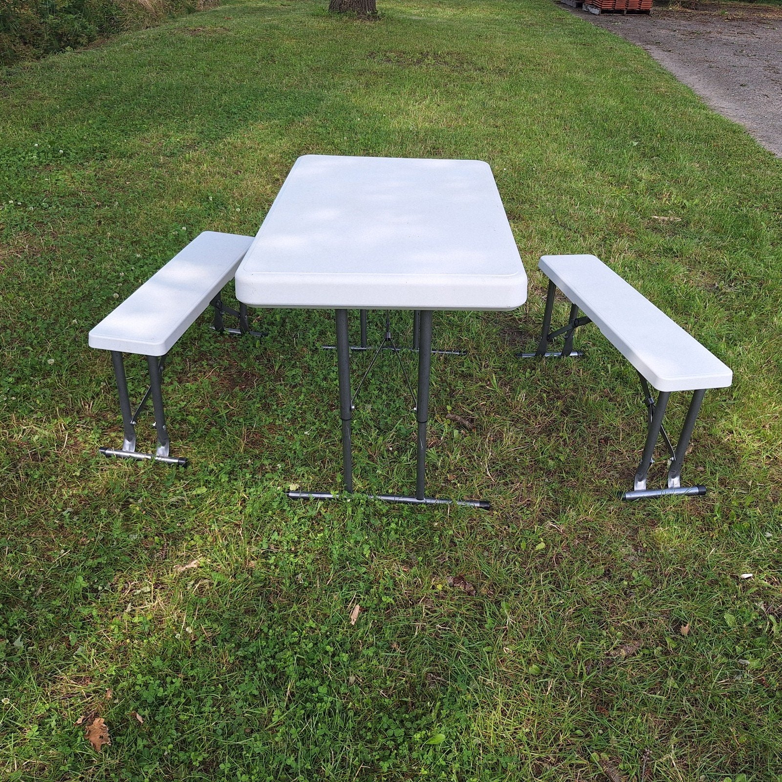 Opvouwbare campingtafel met bankjes voor kinderen, Caravans en Kamperen, Ophalen, Zo goed als nieuw
