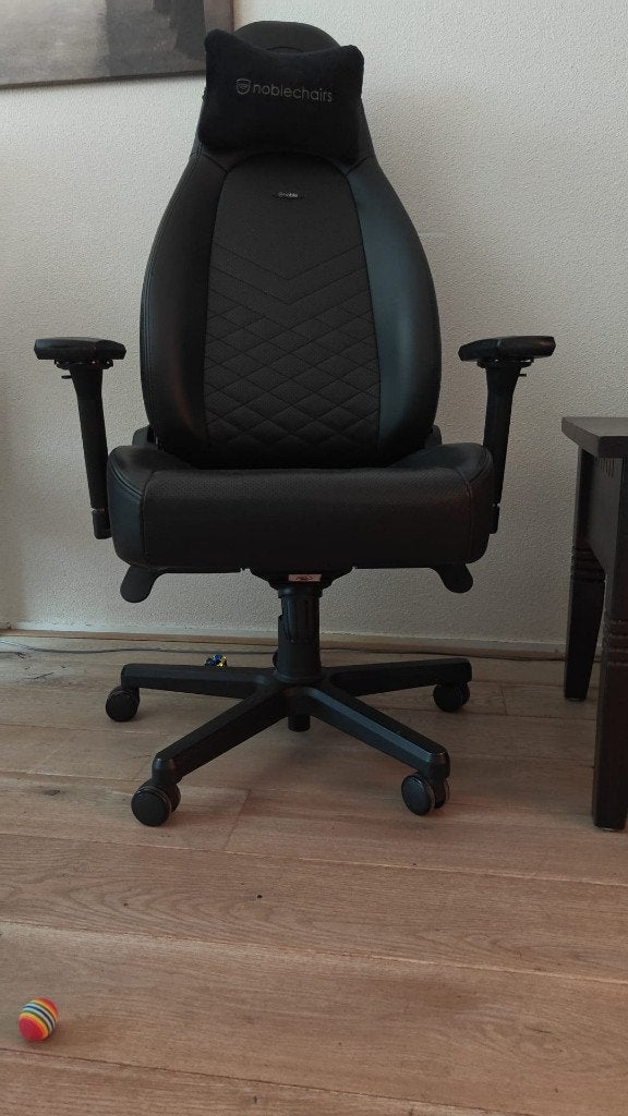 Noblechairs Hero Gaming Bureaustoel Zwart, Ophalen, Gaming bureaustoel, Zwart, Zo goed als nieuw