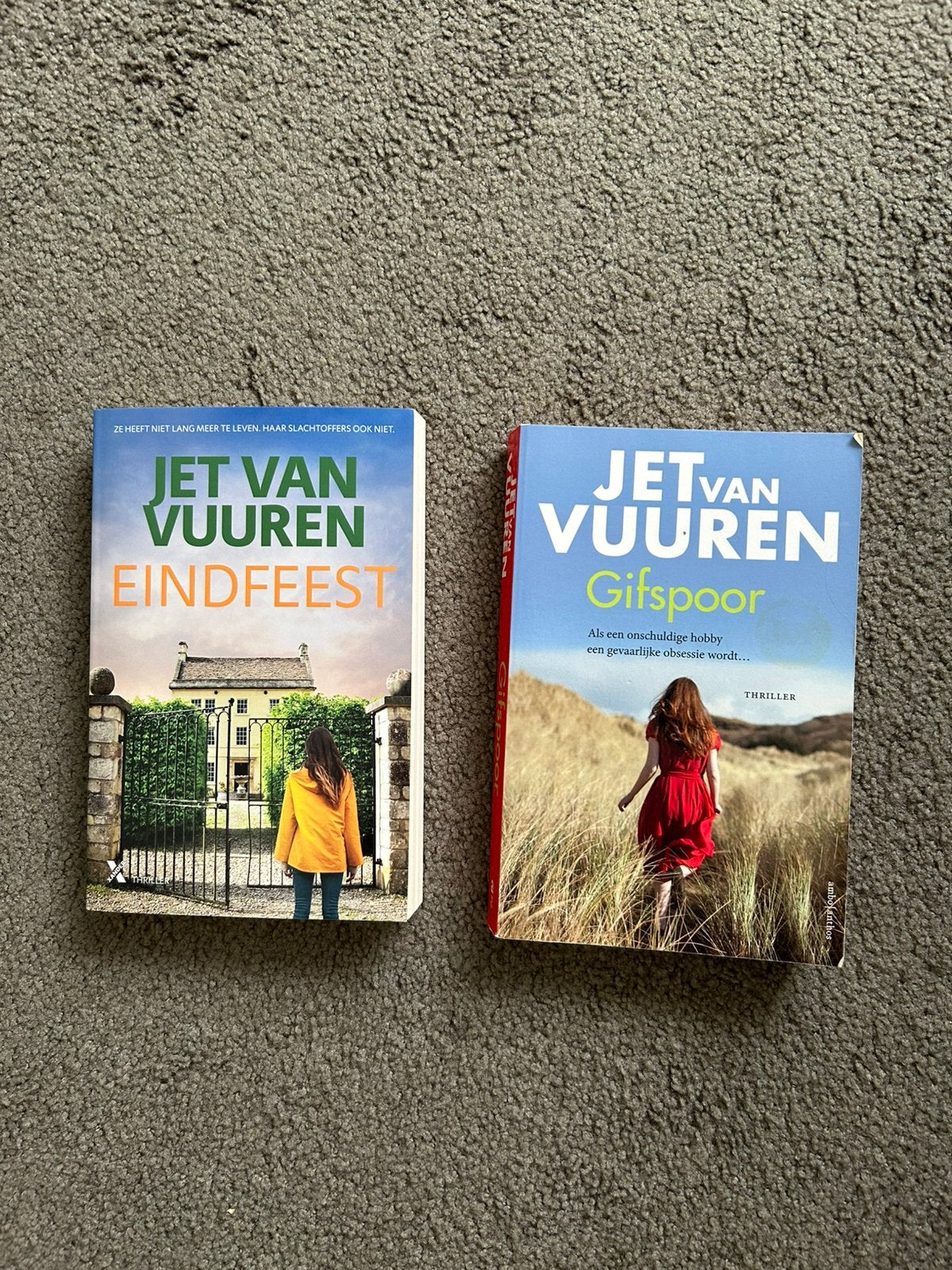 2 boeken van Jet van Vuuren, Ophalen, Zo goed als nieuw
