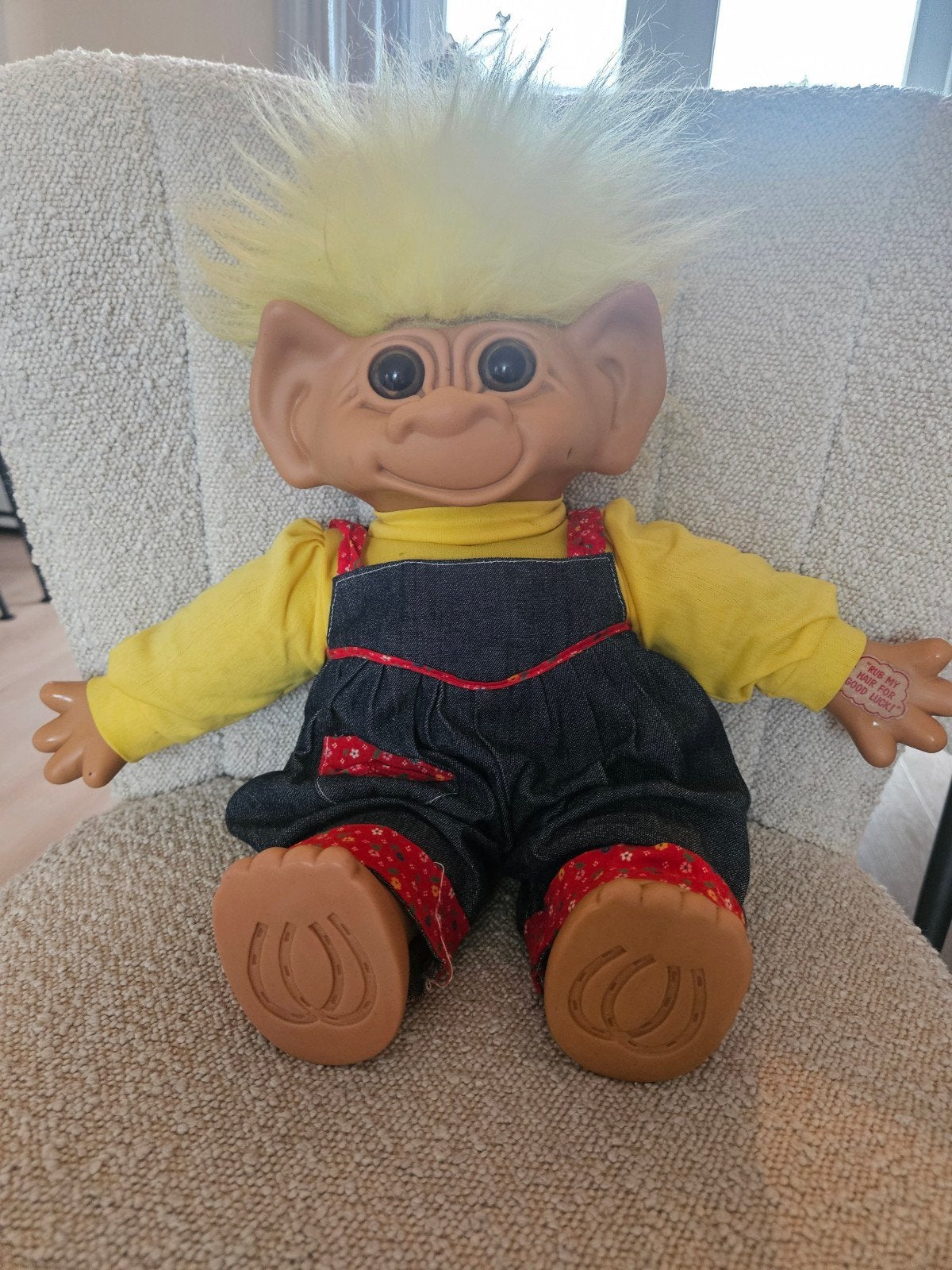 Vintage Trollpop met gele haren en tuinbroek, Ophalen of Verzenden, Gebruikt, Overige typen