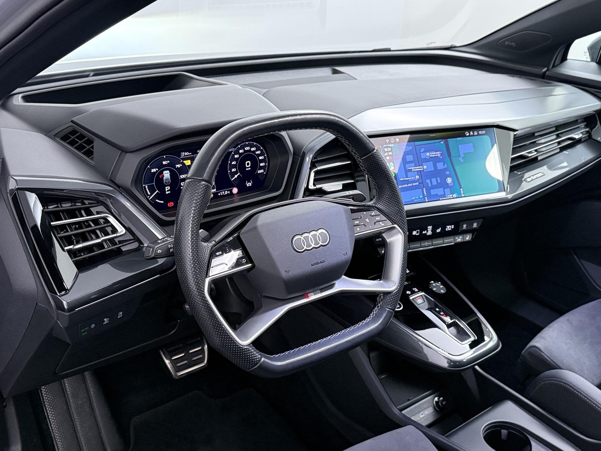 Audi Q4 e-tron 40 S edition 77 kWh | SoH 95,9% | Panoramadak, Auto's, Automaat, Dealer onderhouden, Gebruikt, Zwart