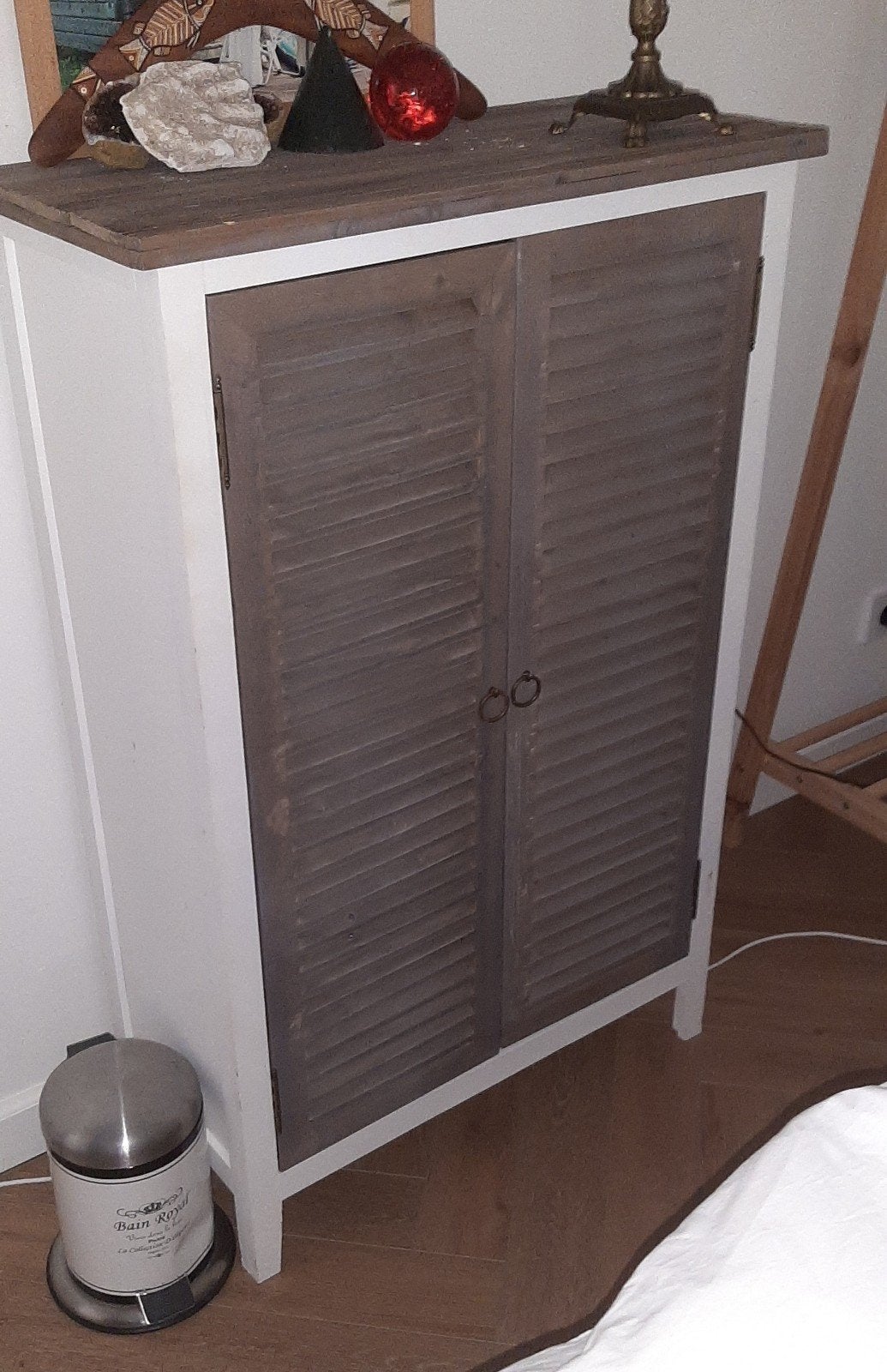 Houten kastje met louvredeuren - hg75 x br115 x dp 35cm, Ophalen, Gebruikt