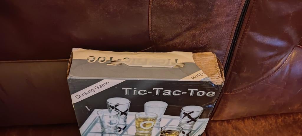 Tic tac toe spel, Ophalen, Zo goed als nieuw