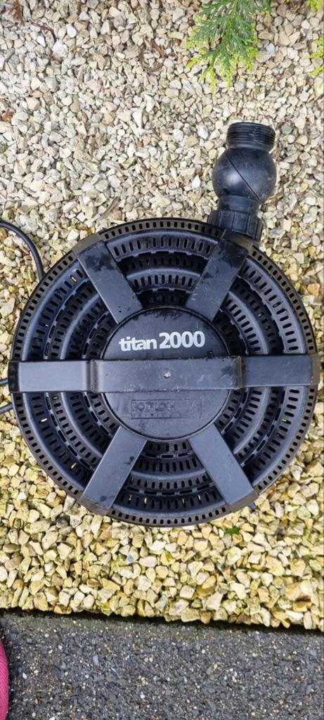 Hozelock titan 2000 L/H  zie ook mijn andere advertenties., Ophalen of Verzenden, Vijverpomp